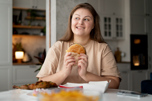 What happens if I eat too much while on Saxenda?