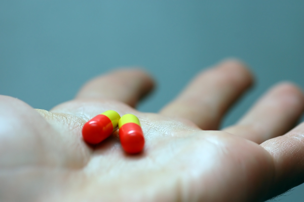 What antibiotics treat chlamydia?