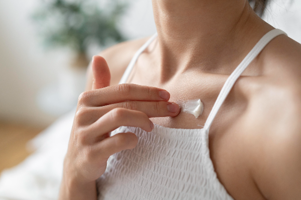 When and How To Apply Sandrena Gel?